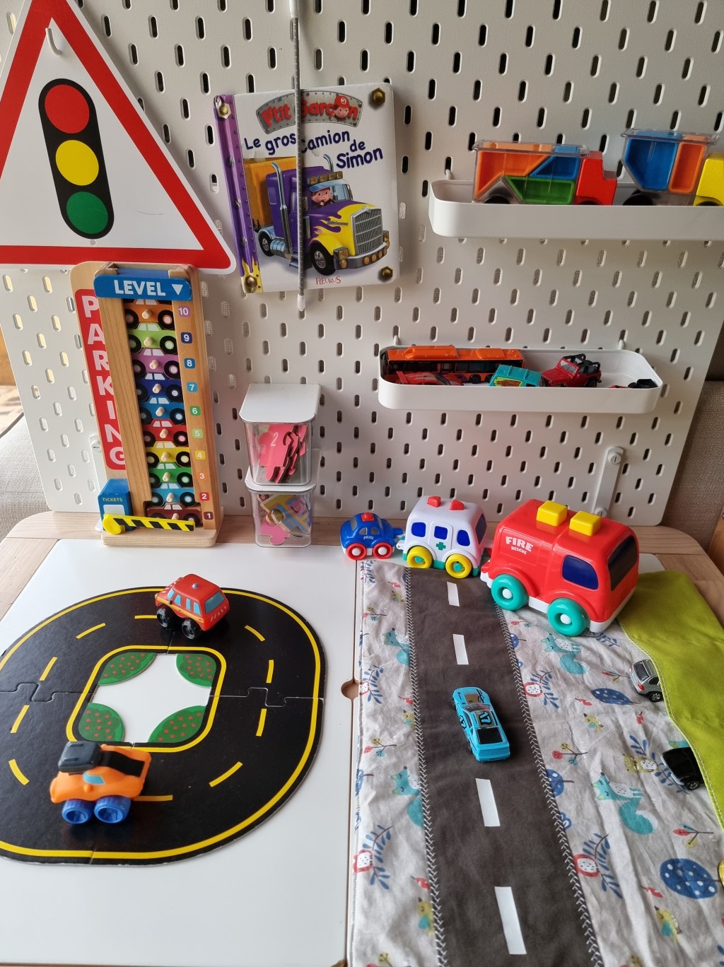 Table d&rsquo;activités &laquo;&nbsp;Les véhicules&nbsp;&raquo;